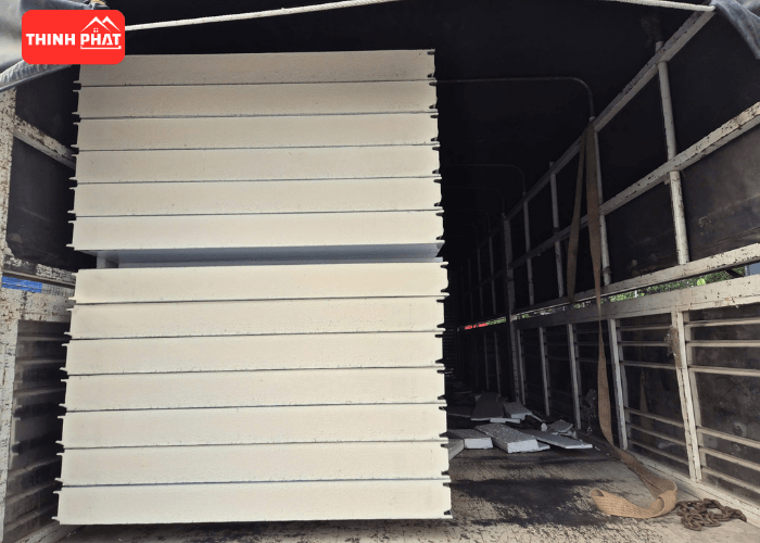 vach-ngan-panel-pu-2