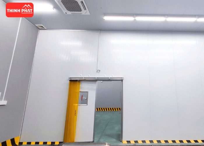 gia-cua-panel-cach-nhiet-7