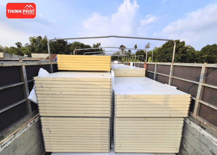 vach-ngan-nhe-panel-eps-pu-hay-rockwool-9