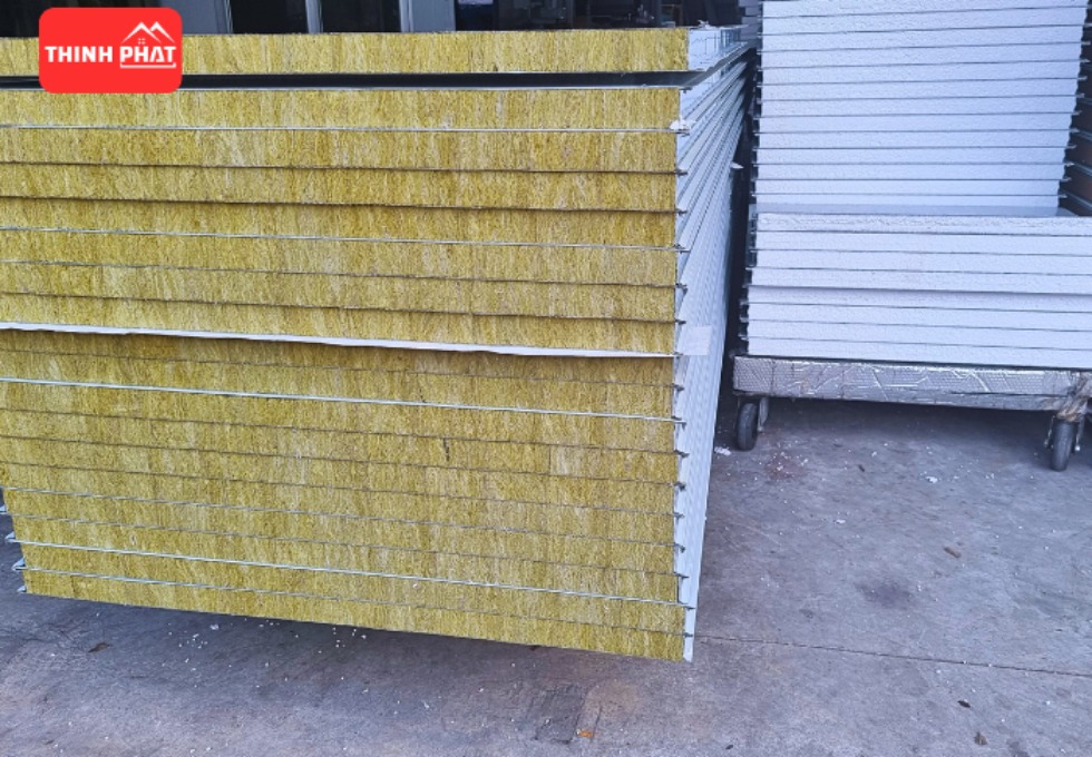 tam-panel-vach-ngan-4