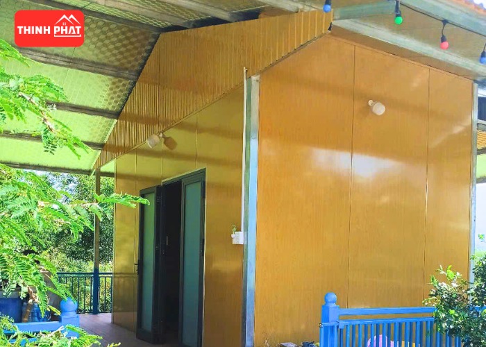 Giá trần panel giả gỗ