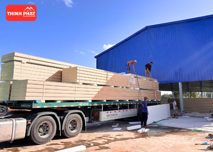 Sandwich panel PU làm vách trần kho lạnh