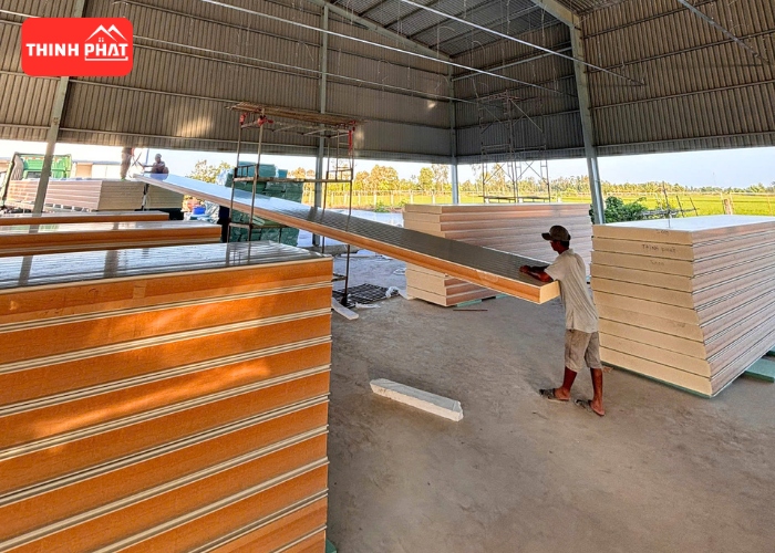 Ưu điểm sandwich panel PU