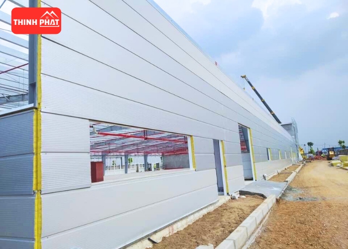 Ưu điểm sandwich panel Rockwool