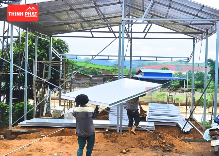 Thi công nhà tiền chế giá rẻ bằng panel